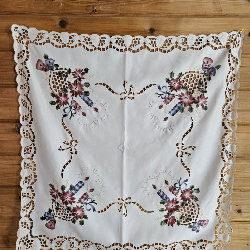 ❤️ VINTAGE!  Satin Tablecloth |Cut-Outs Stitched Holiday Design | Ornate Ribbons